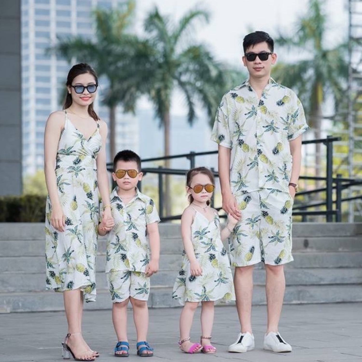 Bộ đồ đi biển gia đình họa tiết