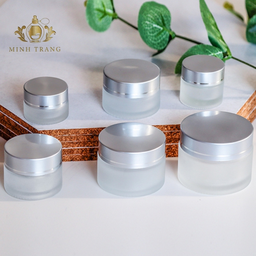 [HCM]Combo 10 Hũ Đựng Mỹ Phẩm Thủy Tinh Phun Mờ Nắp Bạc 5Gr/10Gr/15Gr/20Gr Chiết Kem Bột Son Dưỡng Dùng Spa Đi Du Lịch