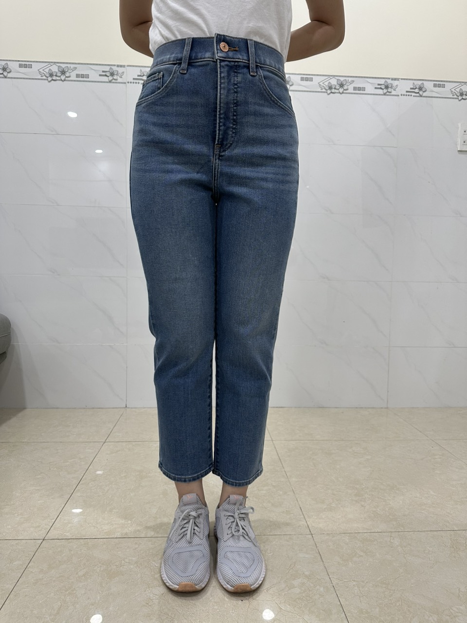 Jean nữ e.x.p.r.e.s dài. xuất xịn, ống đứng