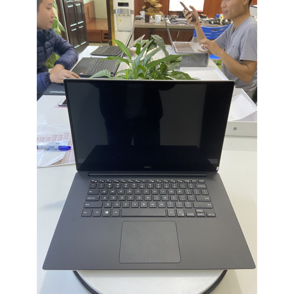 Laptop Dell XPS 7590Core i7-9750H Ram 16GB DDR4 new 99%, cam kết sản phẩm đúng mô tả, chất lượng đảm bảo