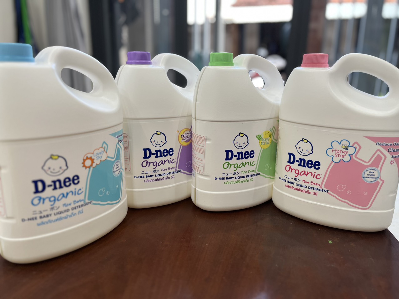 Nước giặt quần áo Dnee 3000ml-