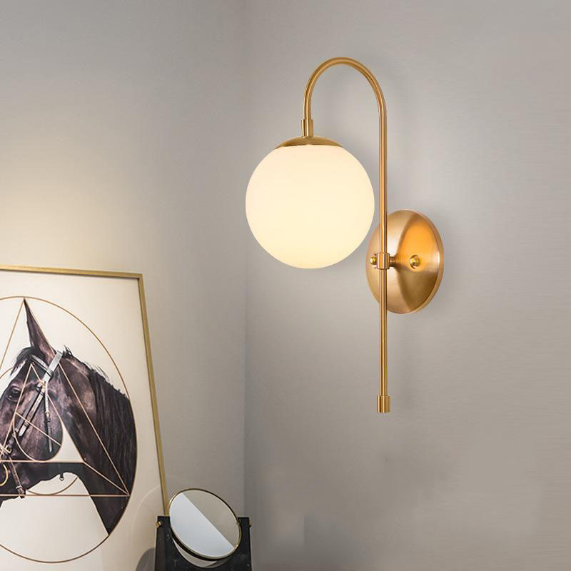 Đèn tường UNIVI kiểu dáng sang trọng, tinh tế - kèm bóng LED chuyên dụng. Thích hợp trang trí cho quán cafe, phòng ngủ và nhiều không gian khác nhau
