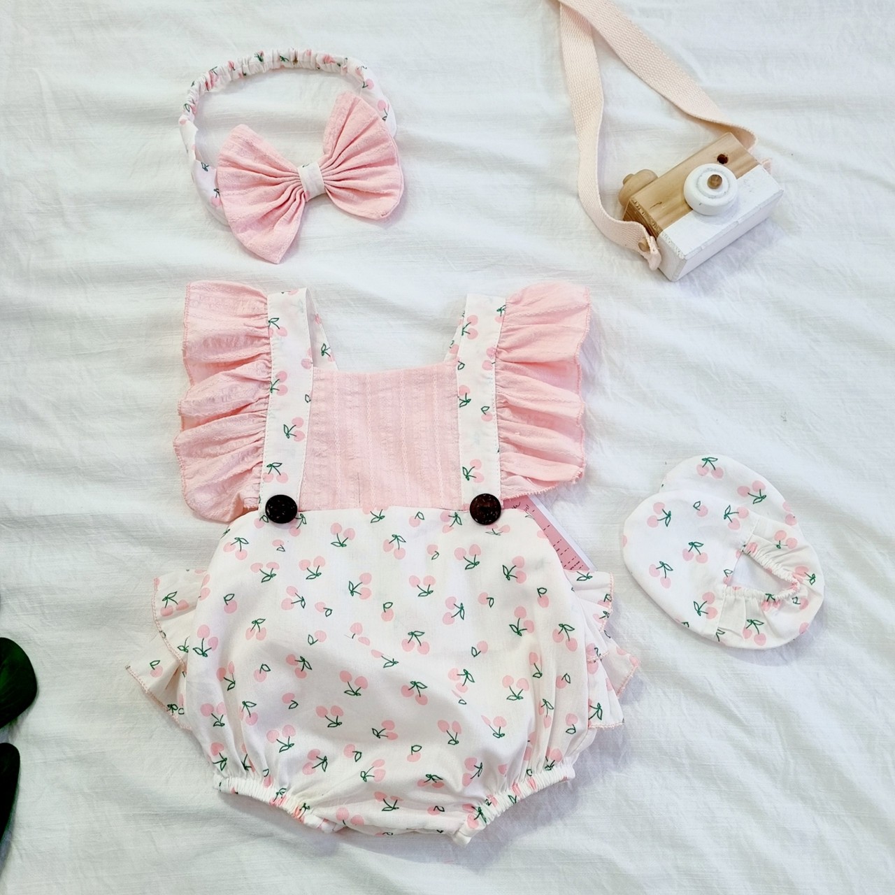 Bodysuit Hồng Cherry Bé Gái Tặng Kèm Tuban và Vớ Đồng Bộ ( Sét 3 Món )