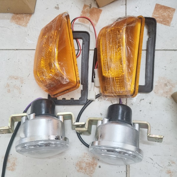 Đèn cảng đèn xin nhan oto tải teraco 250