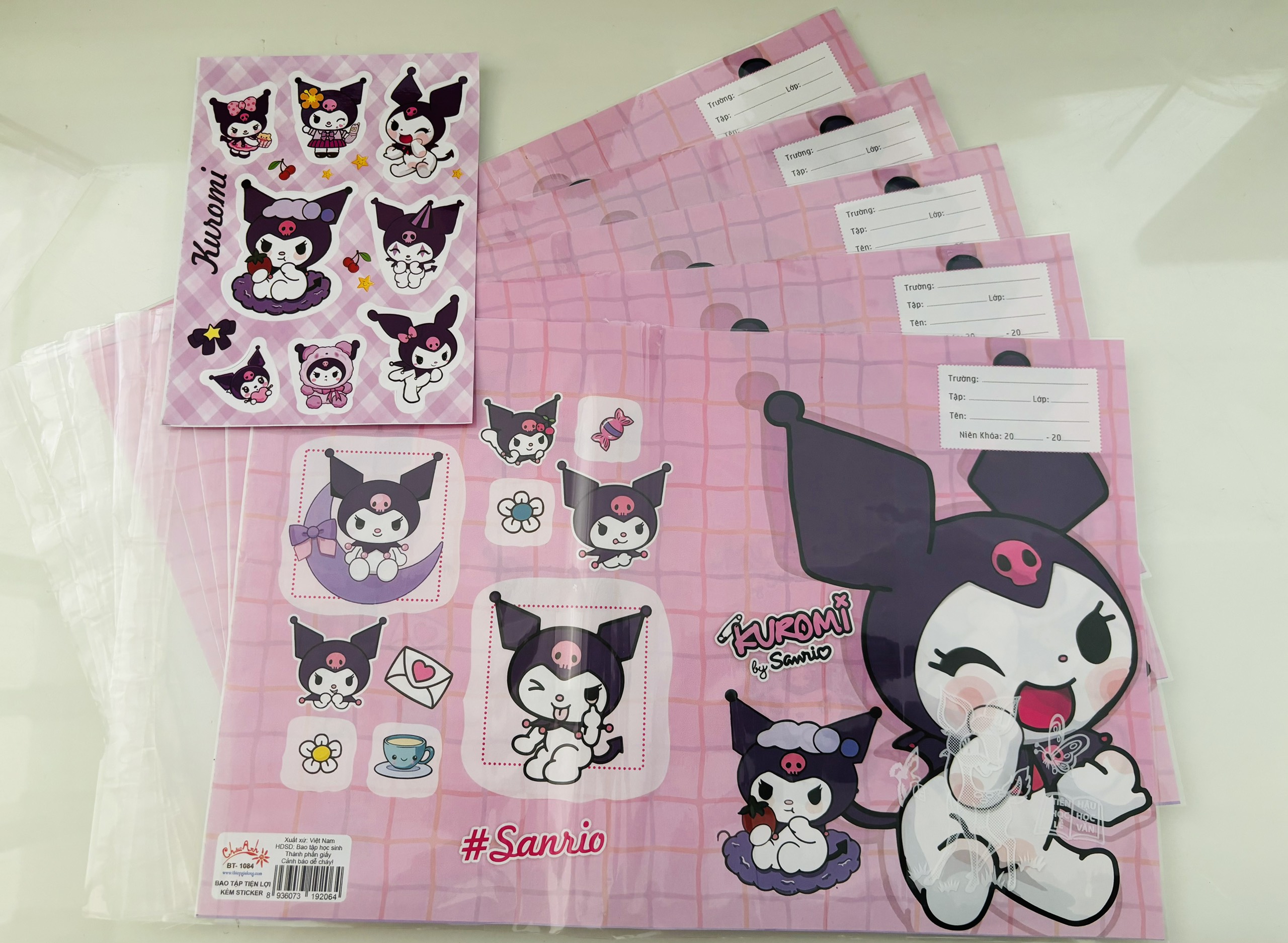 XẤP 5 TỜ BAO TẬP KÈM BAO KIẾNG CÓ NAI , TẶNG KÈM STICKER ( 15.5x20.5cm )