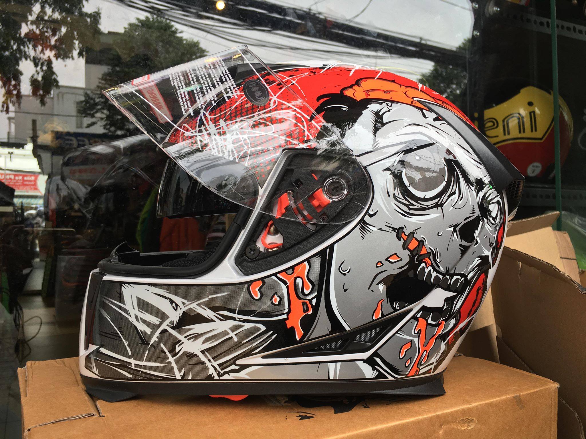Mũ bảo hiểm fullface GXT 358 2 kính tem mới