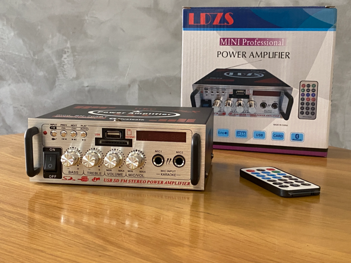 Ampli mini 705BT bluetooth hát karaoke công suất 200w có thể sử dụng nguồn 220v hoặc 12v khi mất điện hoặc khi di chuyển tới nơi không có điện.