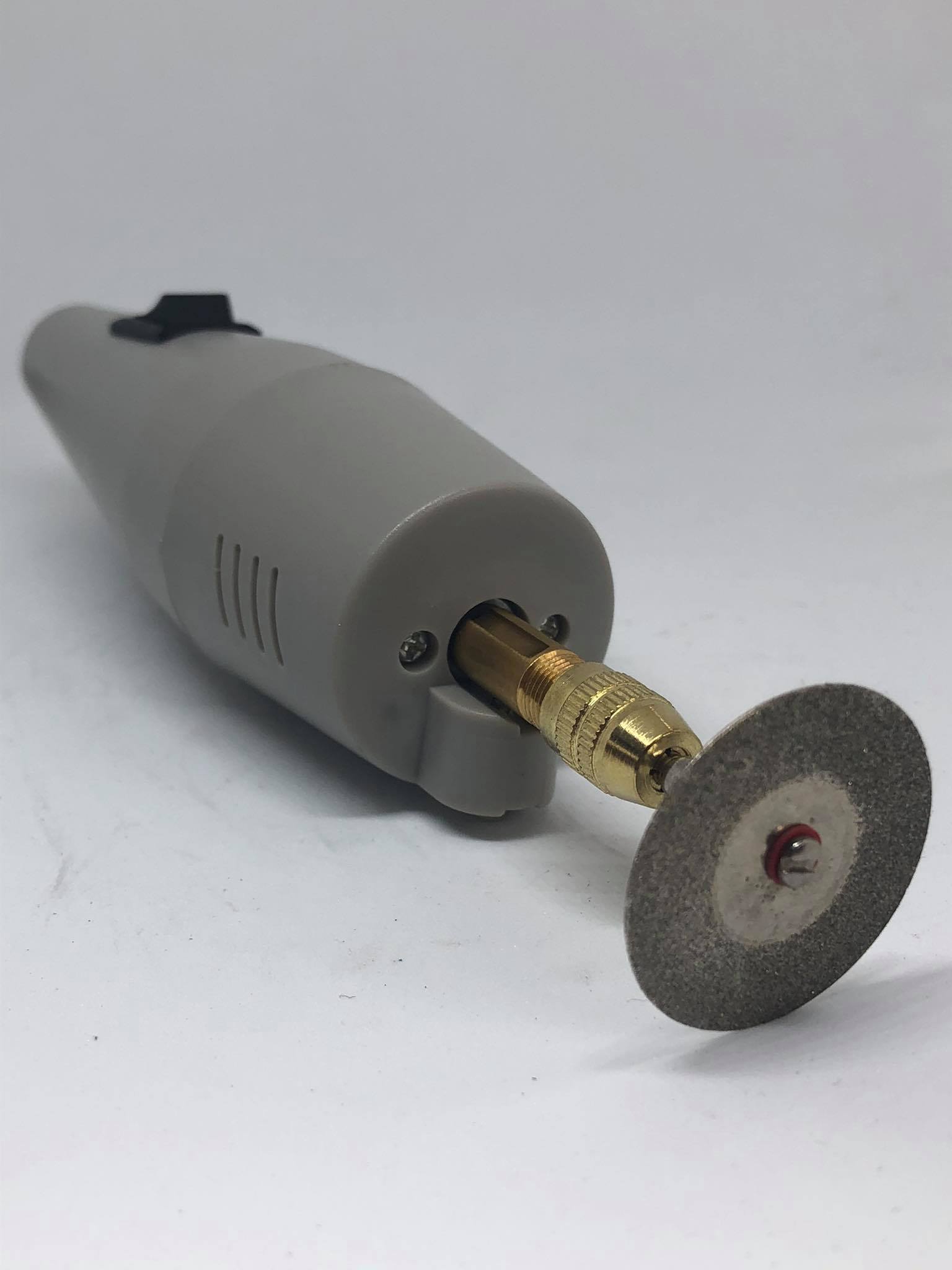 Máy cắt cựa gà chạy điện - tặng kèm x 1 lưỡi cắt