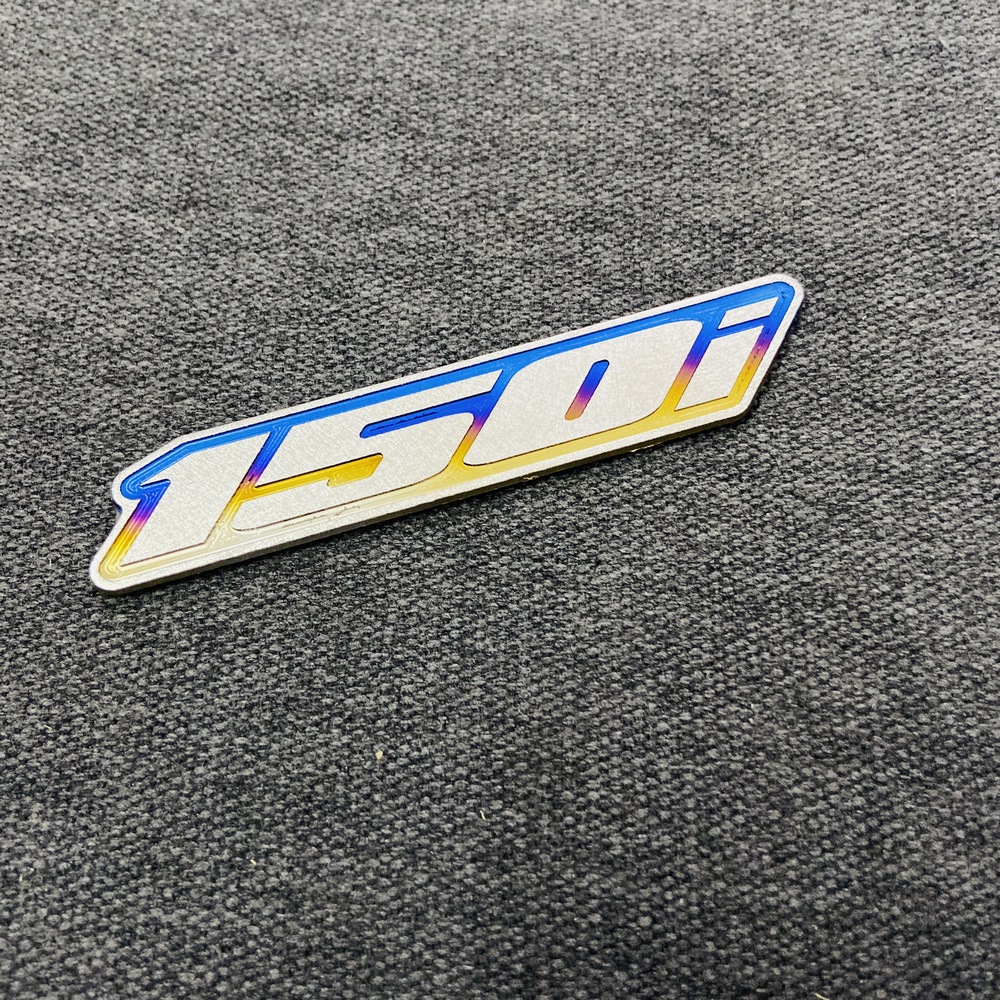 [HCM][CHUYÊN TITAN 1 TEM] TEM TITAN CHỮ SỐ 150i TRANG TRÍ CHO NHIỀU DÒNG XE KEO 3M CỰC CHẮC (CHẤT LIỆU TITAN 100%)