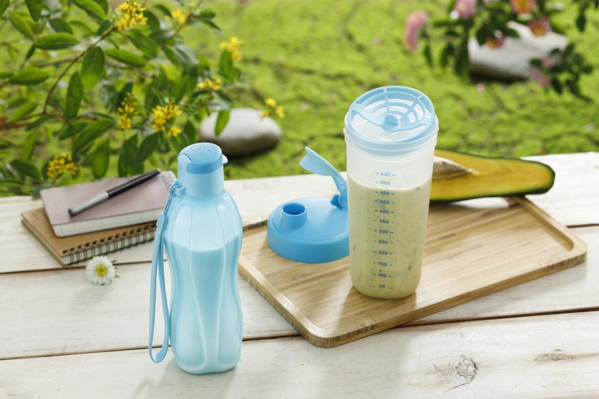 Bộ Bình Nước Tupperware Shake N Go Gen II - Gồm bình nước và bình lắc
