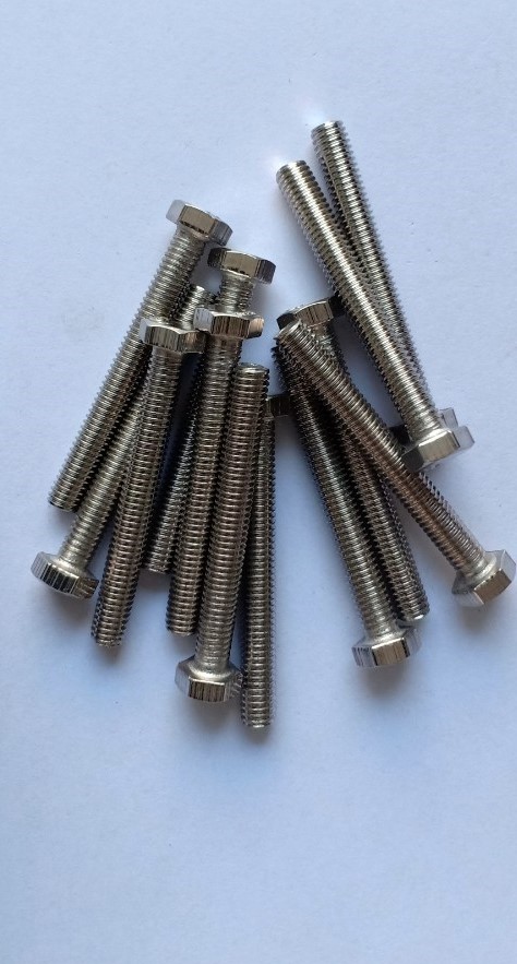 1 BỊCH 50 CON BULONG ĐAI ỐC INOX 201 5x40 M.E HOÀNG KHANG