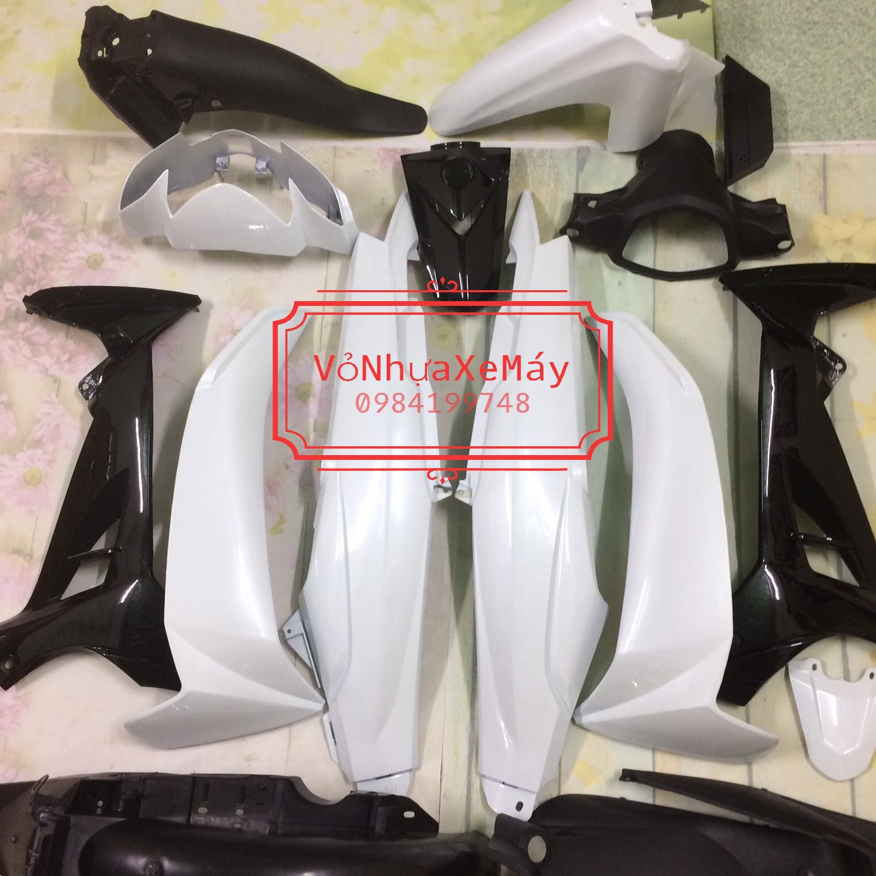 Dàn áo xe Sirius  RC/ sirius màu  Trắng  ( TẶNG KÈM TEM )  ,nhựa ABS  loại 1