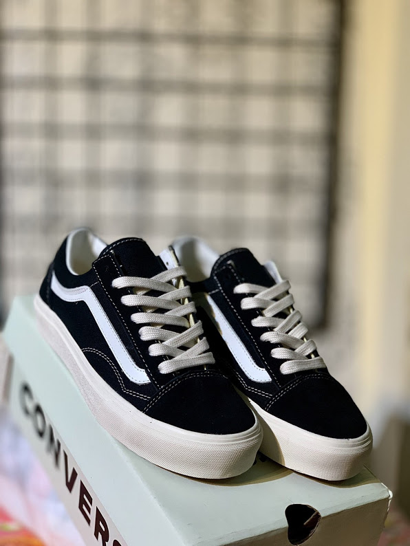 Giầy thể thao nam nữ vans vault đen đế trắng
