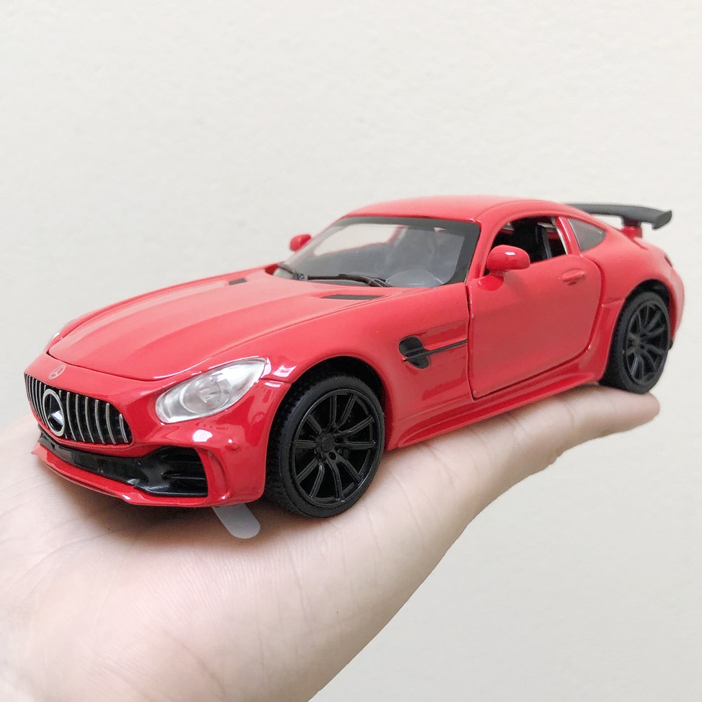 Xe mô hình Mercedes AMG GTR 1:32 hãng Miniauto khung kim loại, có đế trưng bày