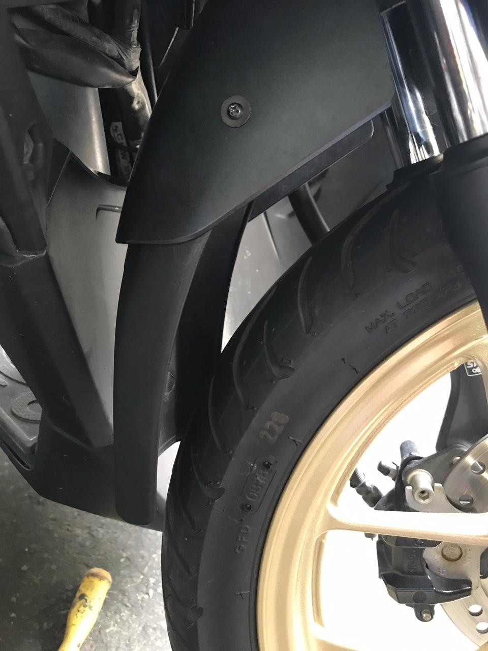 [HCM]Dè chắn bùn trước vario