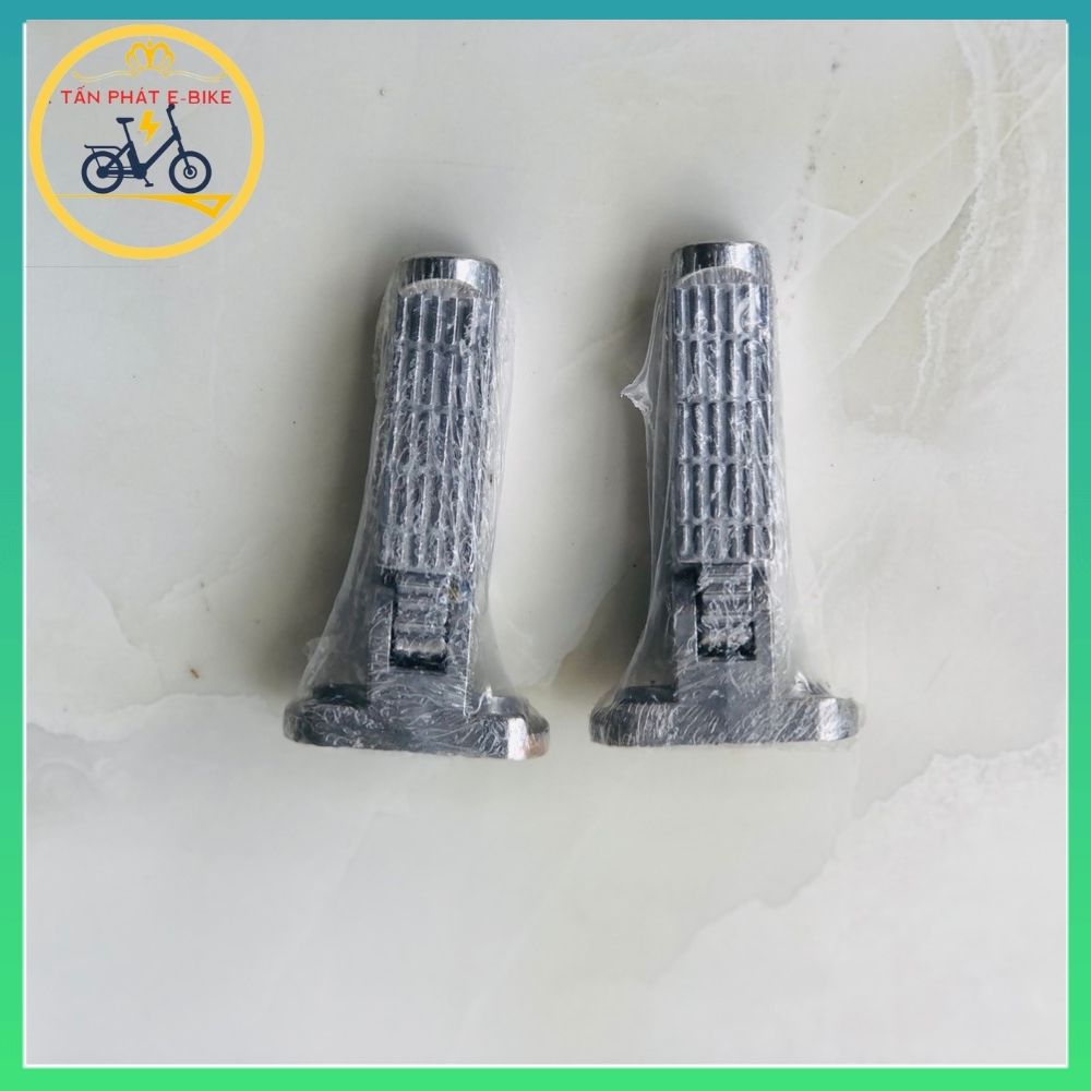 Gác chân/ để chân sau xe đạp điện cap a, nija,...