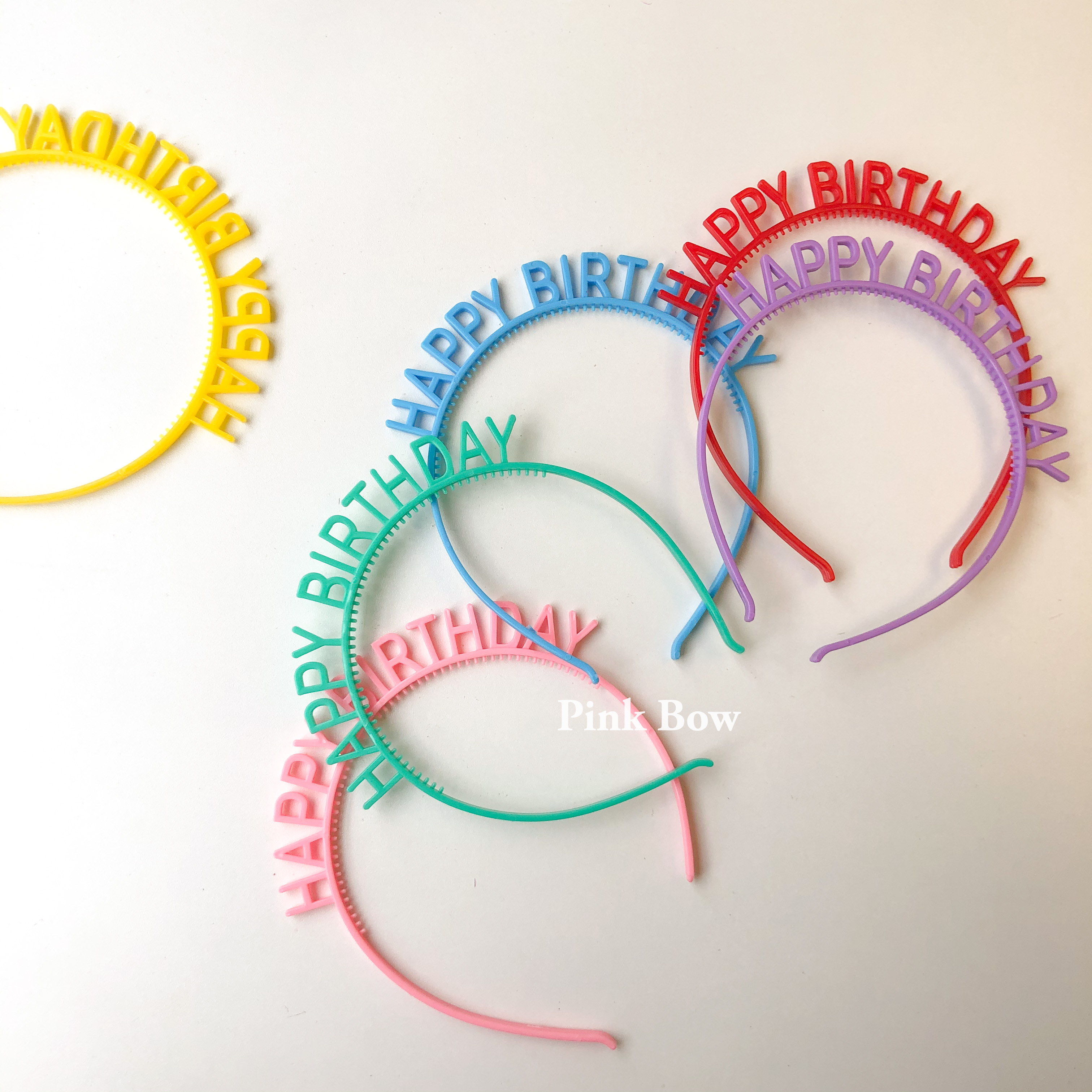 Cài tóc sinh nhật bằng nhựa in chữ Happy birthday đủ màu