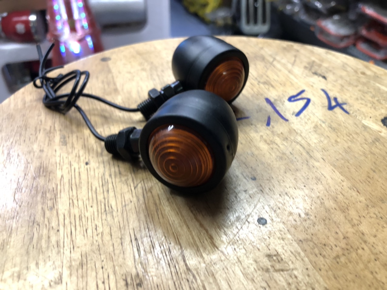 tai xinhan hột vịt nhỏ đen nhám cho anh em độ chế xe 67-cub-moto..