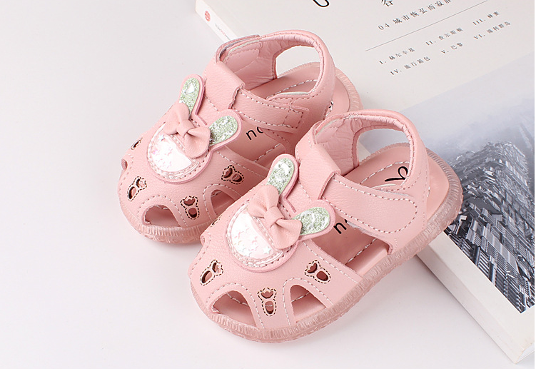 Sandal tập đi cho bé gái hình thỏ
