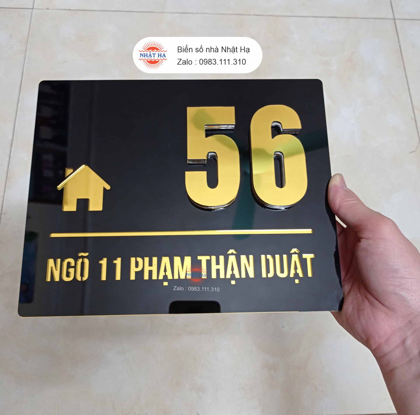 Biển số nhà alu gương vàng + mica đen, số nổi 1cm ngoài trời sang trọng.