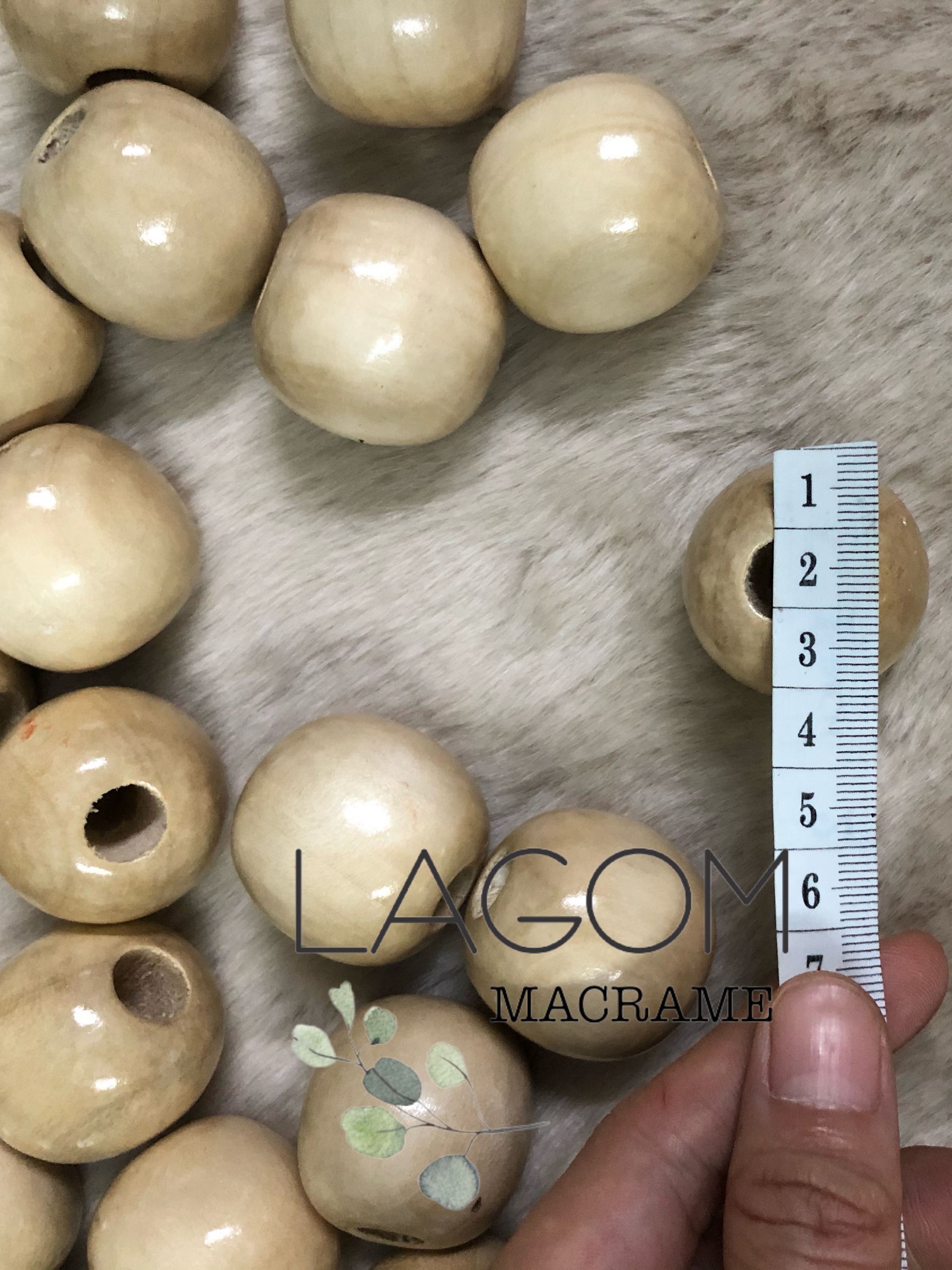 Hạt gỗ to 3cm đường kính lỗ 1cm