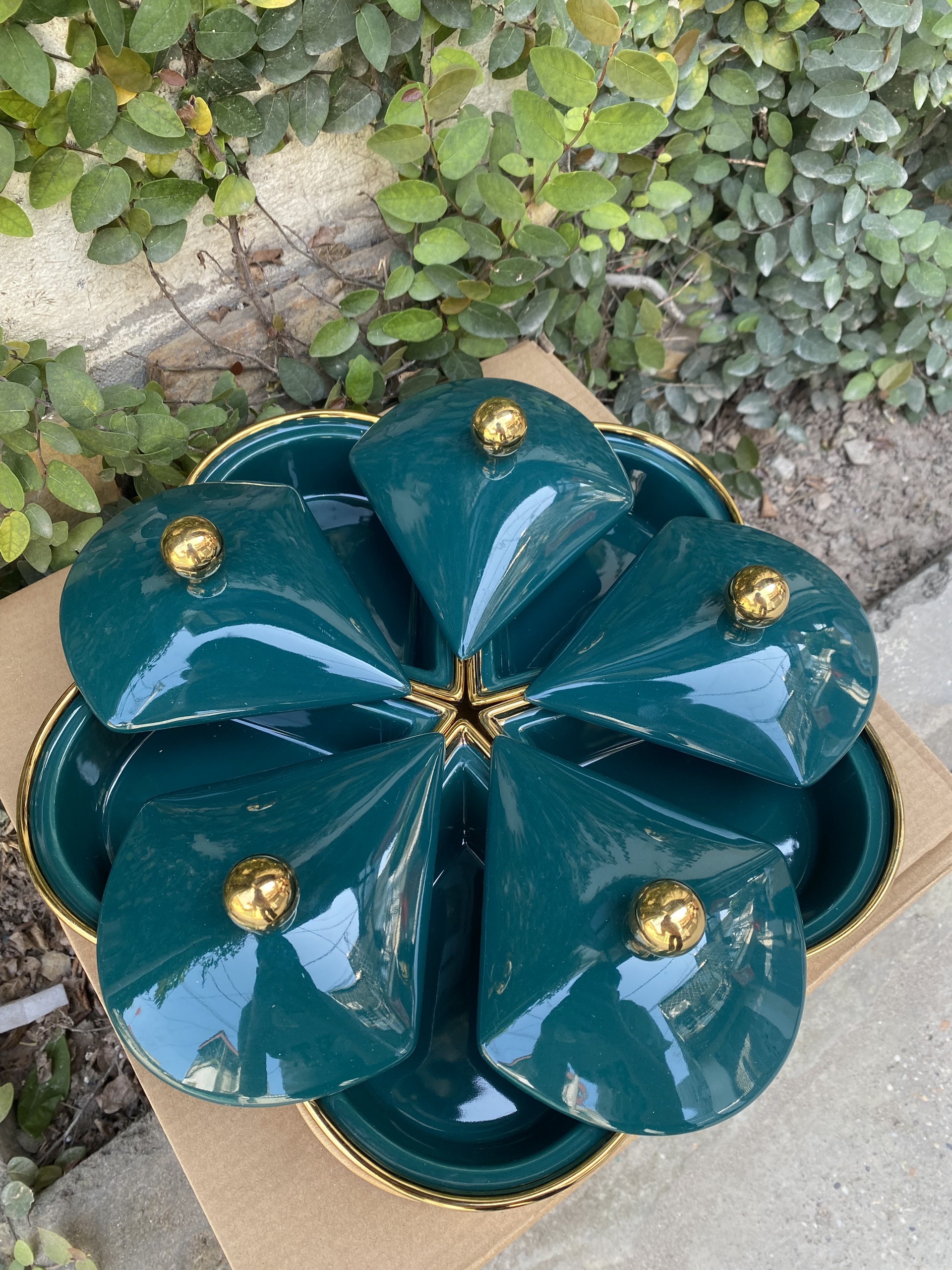 Khay đựng bánh kẹo hình hoa hướng dương-khay đựng mứt tết bằng gốm sứ cao cấp sang trọng-khay đựng mứt màu xanh cực đẹp