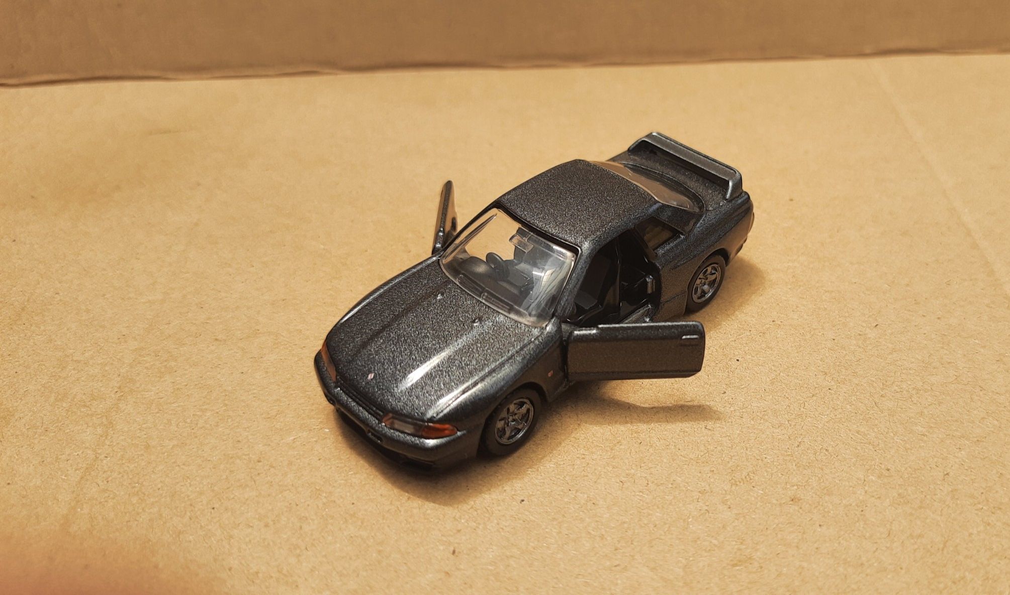 Xe mô hình Tomica - Xe Premium Nissan Skyline R32 màu xám mở được cửa rất đẹp giá rẻ cho sưu tầm