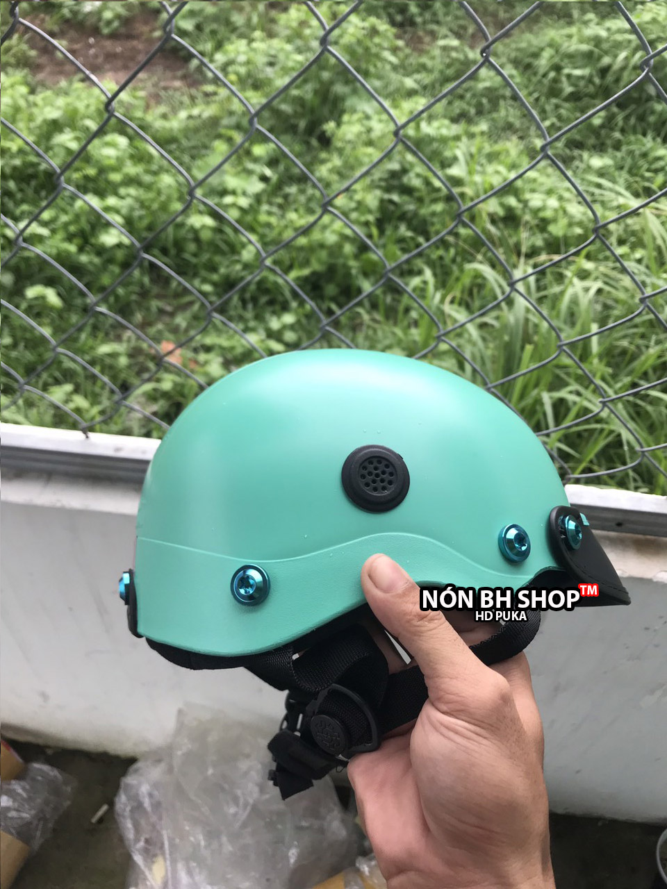 Mẫu Hót 2020 - Nón Màu Xanh Ngọc Gắn Ốc Titan GR5