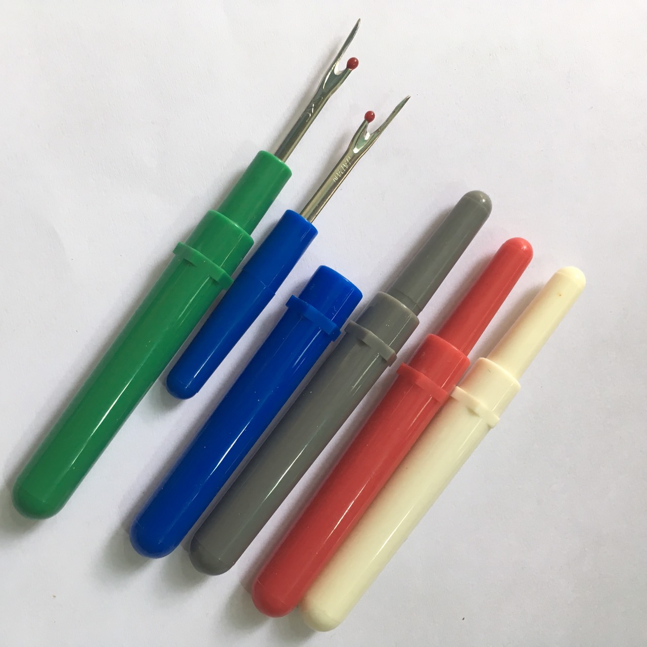 1 cây tháo chỉ gỡ chỉ rọc khuy