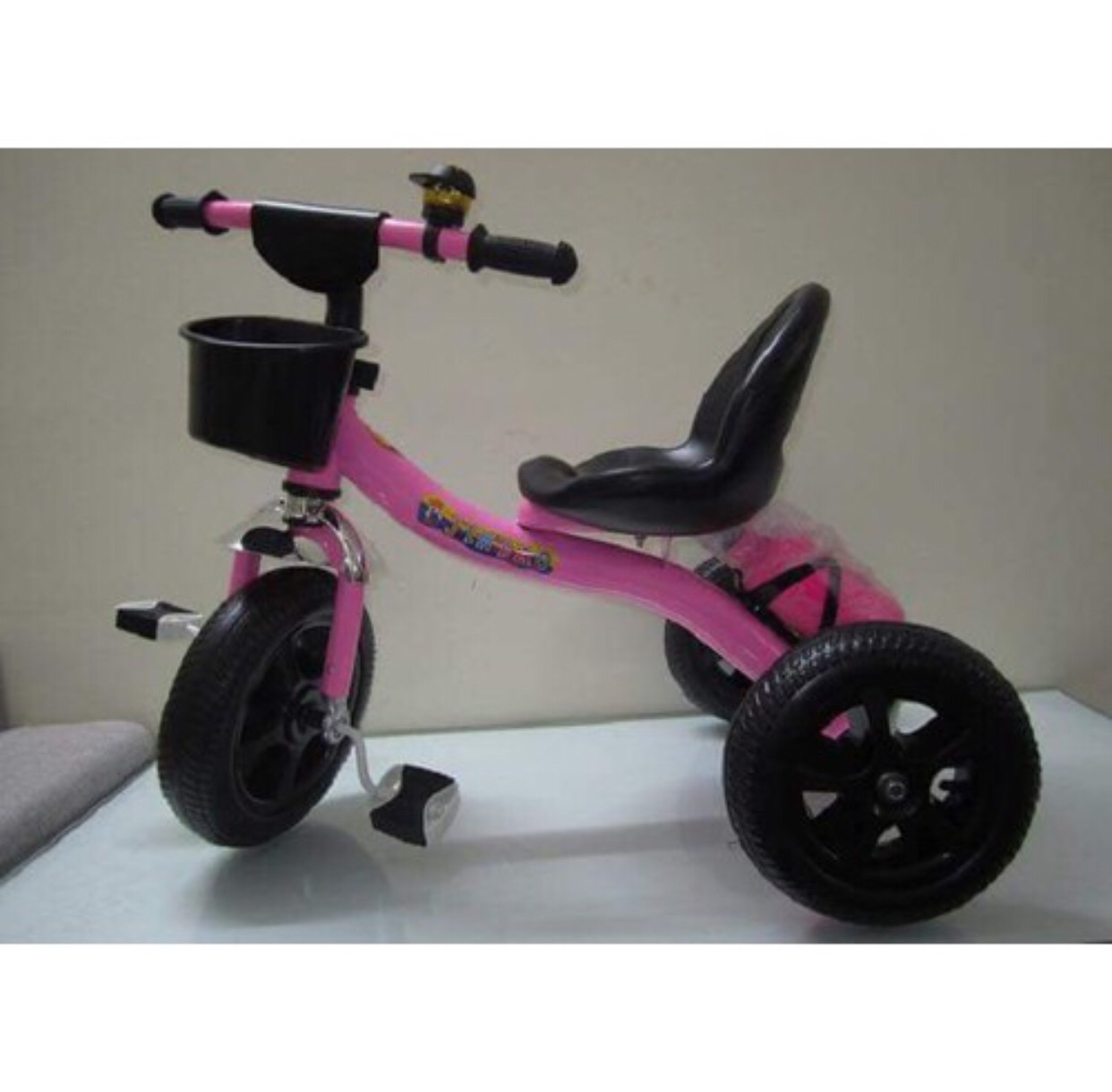 Xe đạp 3 bánh có bình nước, giỏ, chuông