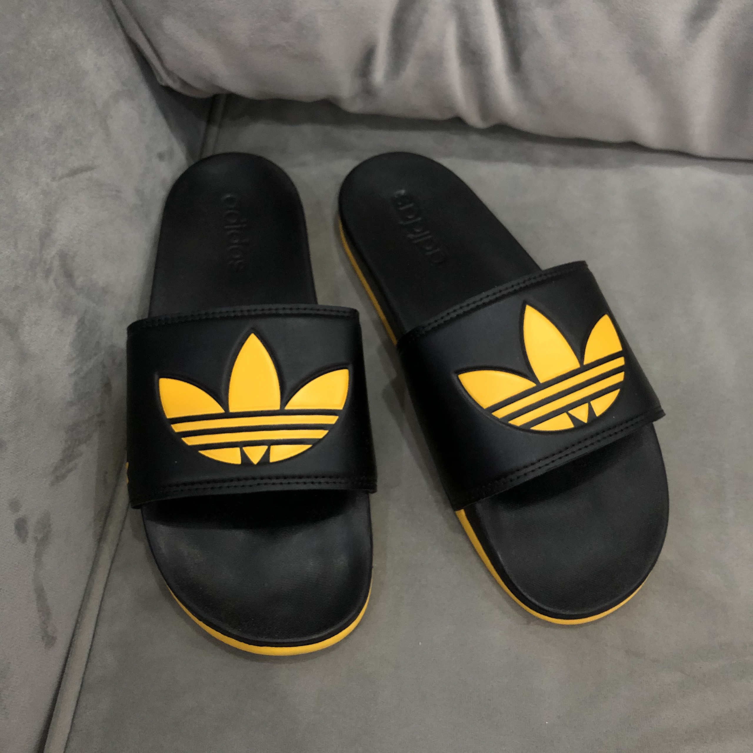 Dép adidas quai ngang plus bông lúa vàng