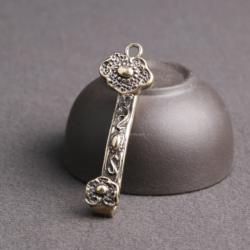 Tượng Nhỏ Bằng Đồng Hình Gậy Như Ý Thần Tài (Kích Thước: 1.5 x 4.9cm)