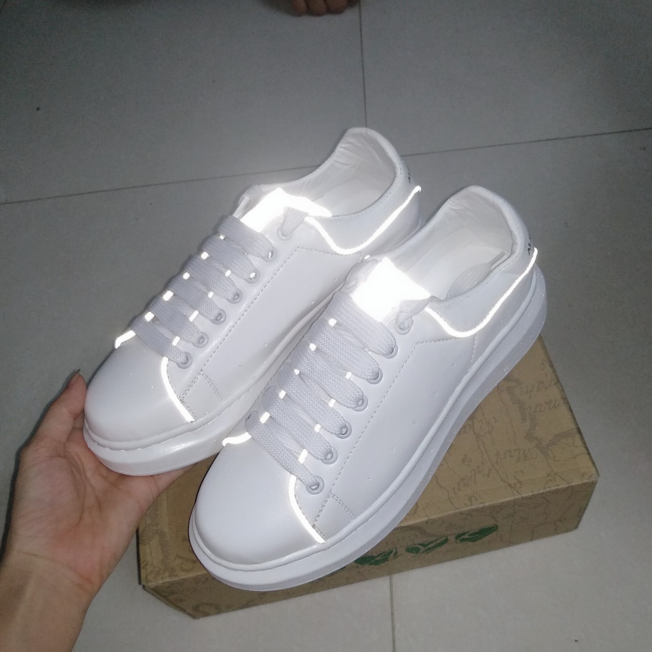 [SIÊU HOT]Giày Sneaker thể thao nam nữ MCQ phản quang màu trắng cổ thấp giá tốt bền đẹp