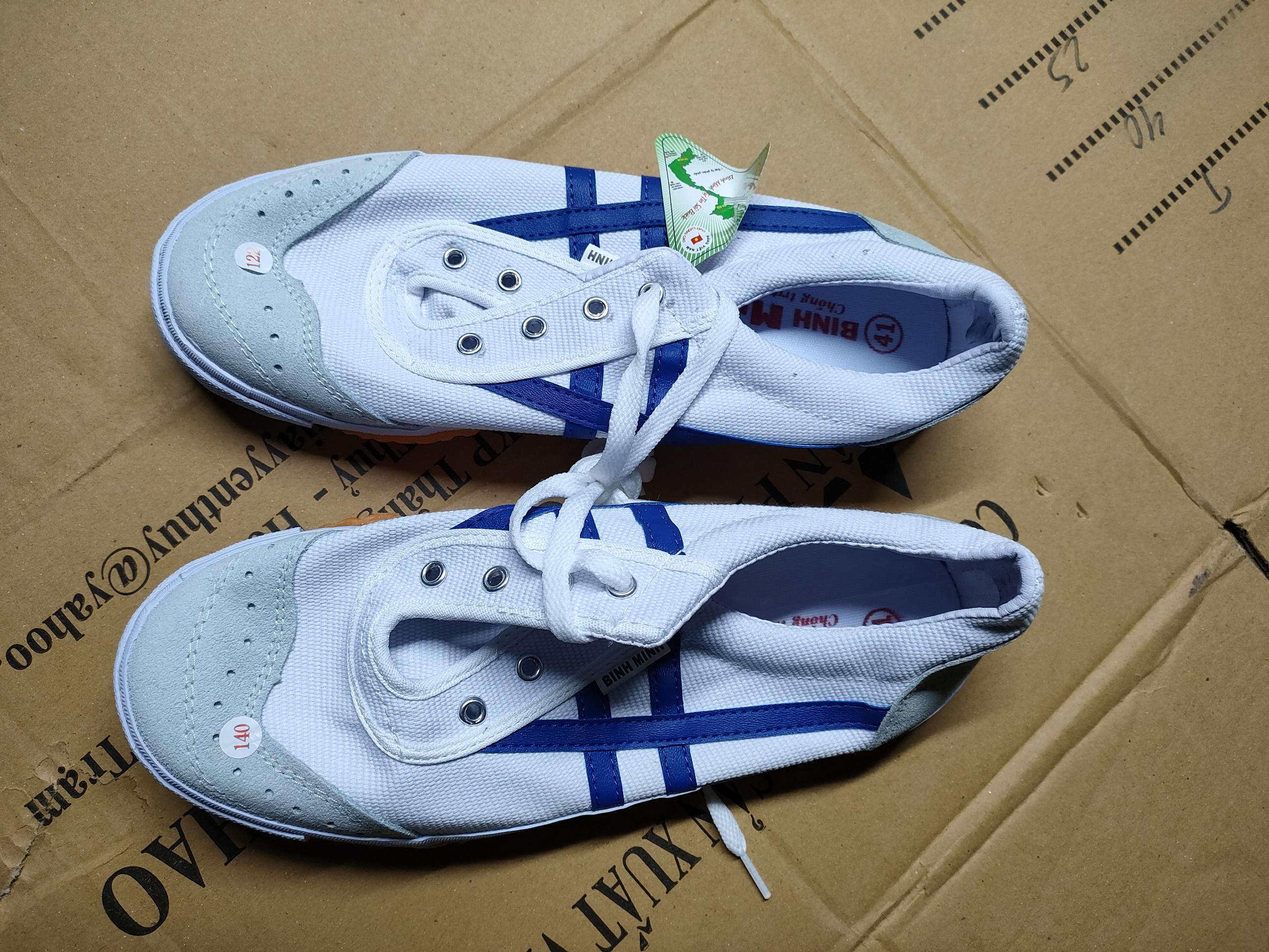 Giày Bata thể thao chạy bộ