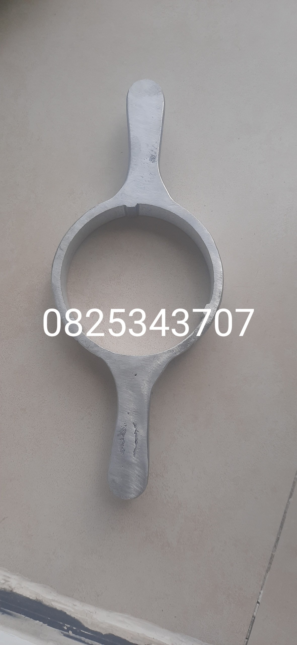 Cây vặn và mở nắp bình nước 20L Nhôm