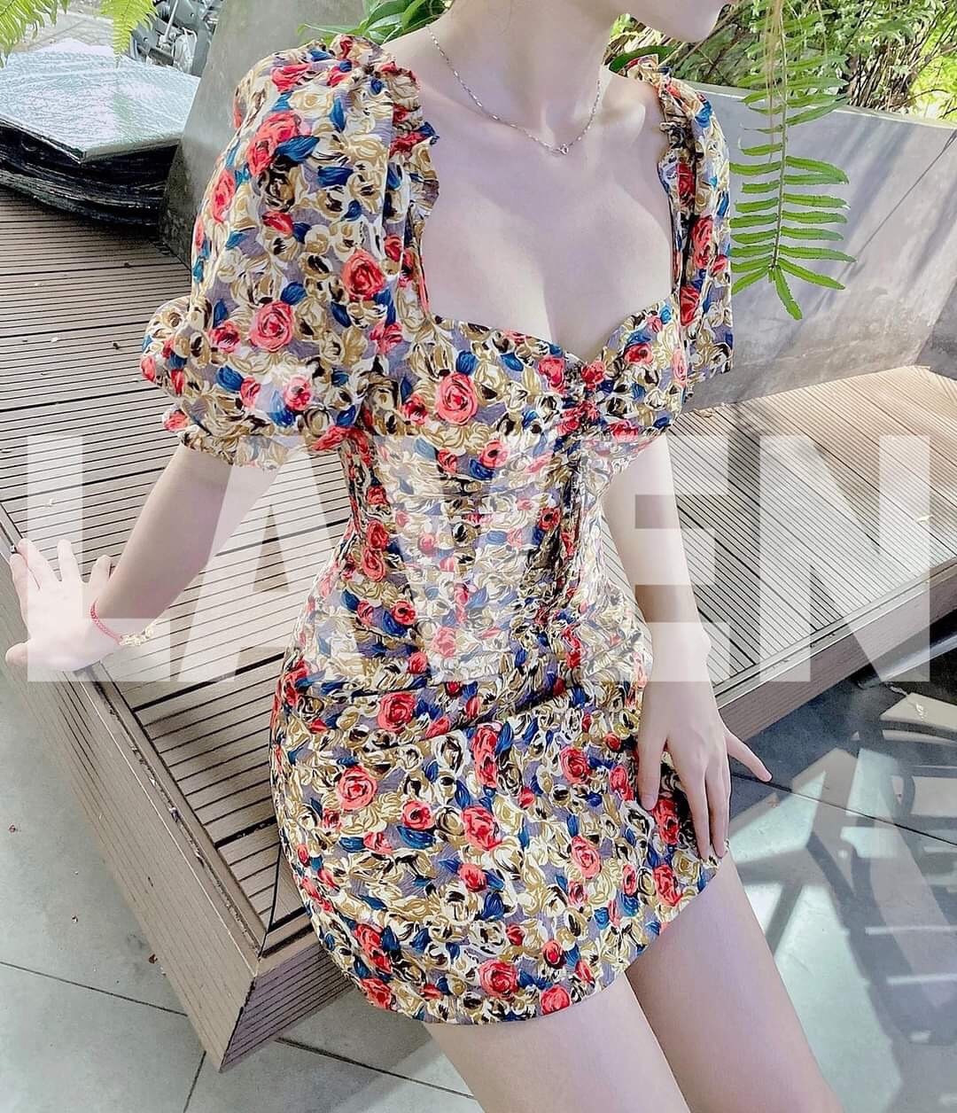 Đầm nhún ngực họa tiết hoa nhí xinh xắn