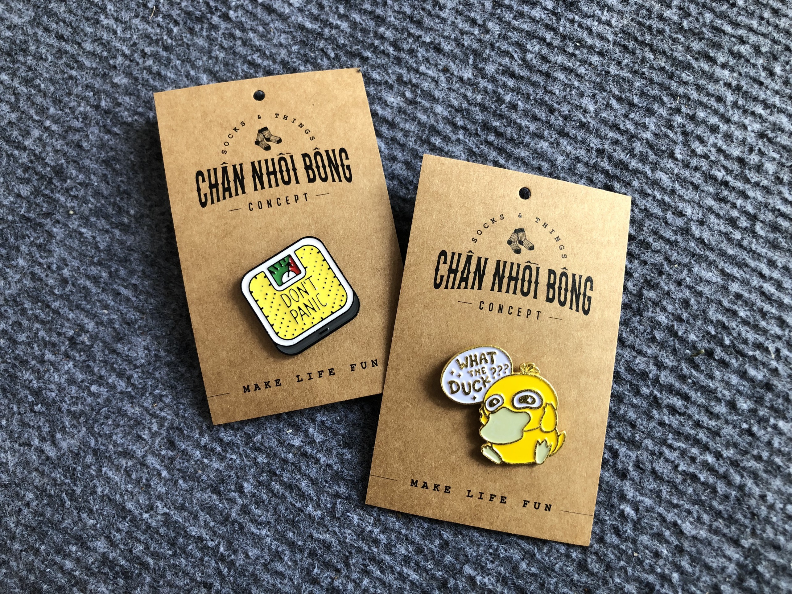 Pin cài áo, cài balo - Màu vàng