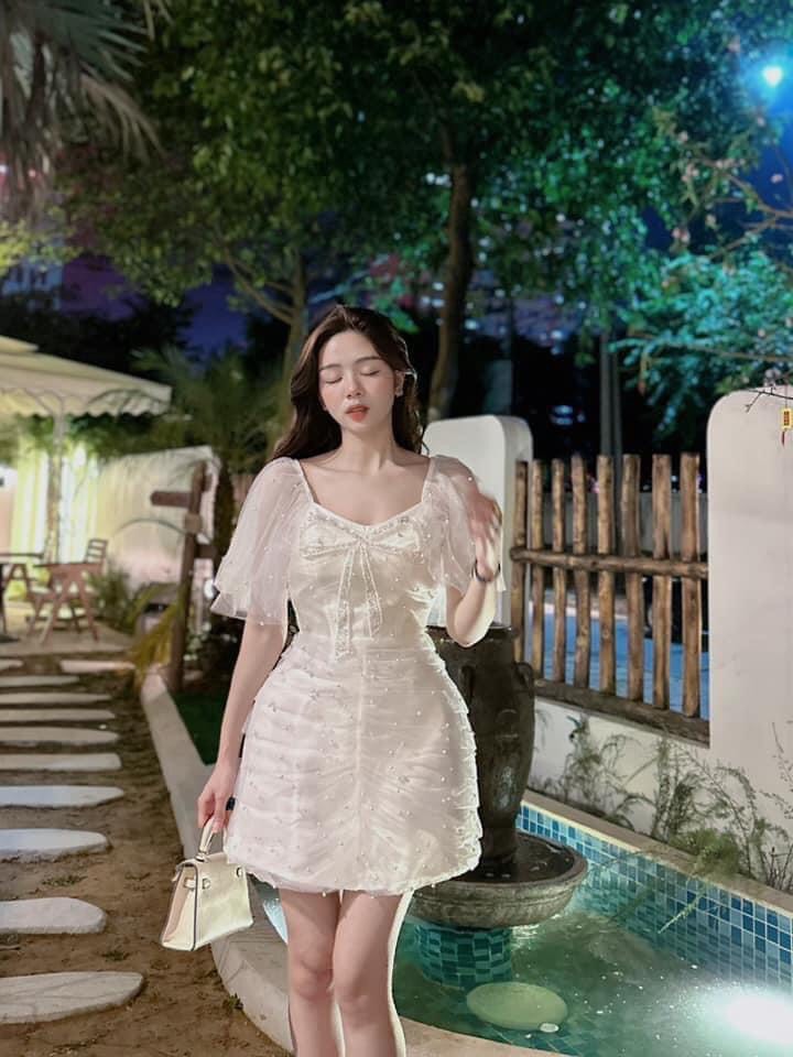 Váy ren đính ngọc