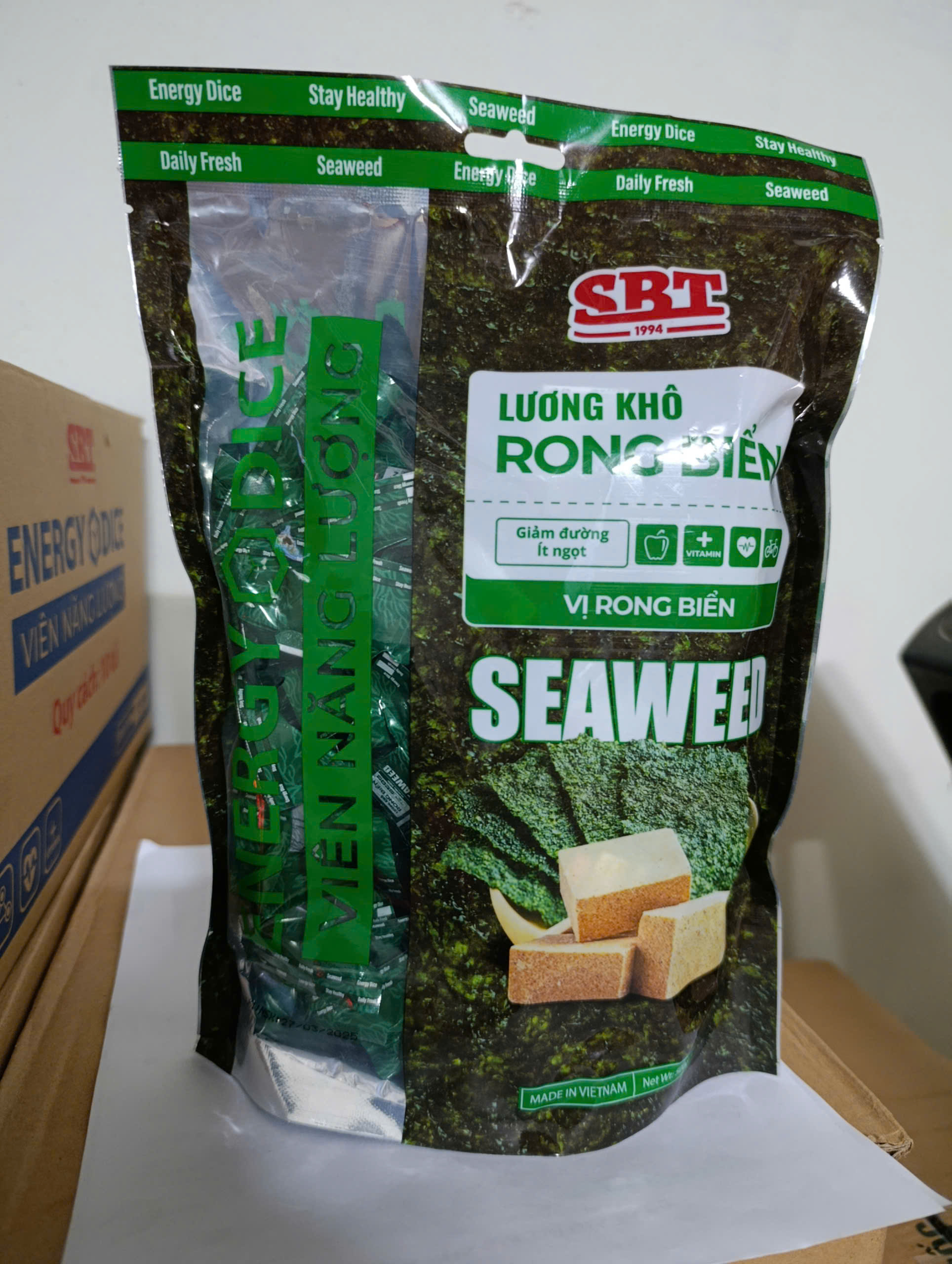  Lương khô Mini SBT - Rong Biển Gói 500gr - Hãy cảm nhận sự khác biệt với Nguyên liệu Xay Tự nhiên. Rất thơm ngon và tiện dụng. 