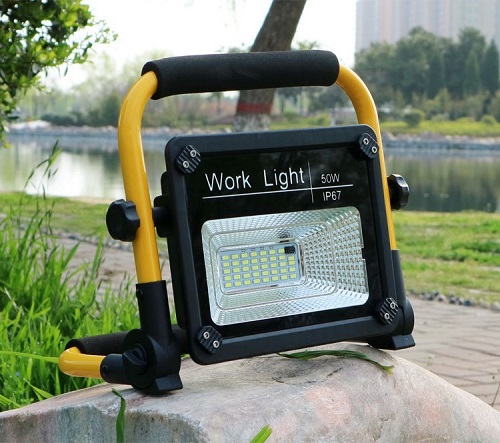 Đèn led siêu sáng ban đêm sạc điện có điều khiển từ xa W726 chống nước tốt