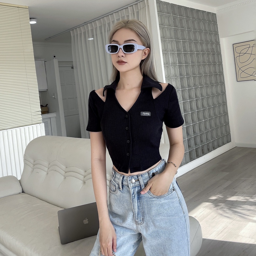 Áo croptop nữ body ngắn tay TOPTIFY polo khoét vai đính logo Love More Top AC243
