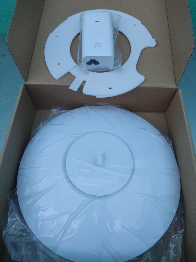 Bộ phát sóng không dây unifi ap hd tải 500 máy