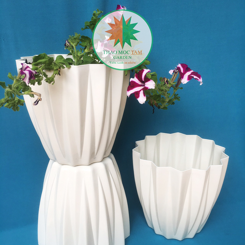 02c Chậu Kim Cương 28x25cm cạnh khế (Trắng) – Chậu nhựa kim cương nhiều cạnh, trồng hoa, cây kiểng trang trí sang trọng