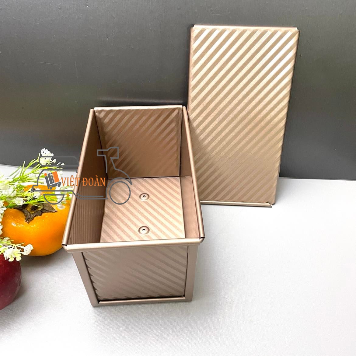 Khuôn bánh gối thép carbon , bánh mì sandwich vân gợn sóng mẫu mới siêu đẹp cao cấp. chống dính màu vàng đồng sang trọng. khay lớn với kích thước 20.5 x 12x 11cm
