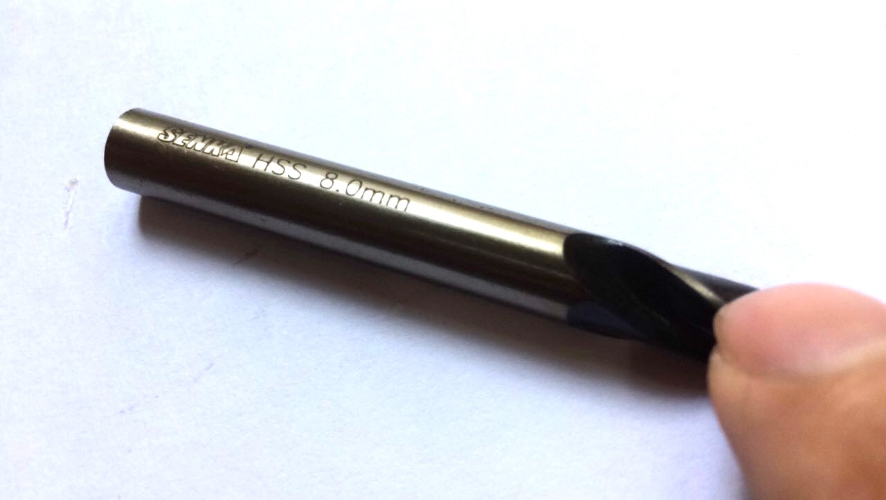 1 HỘP MŨI KHOAN SẮT THÉP INOX HIỆU SENKA CHUÔI TRỤ TRÒN TỪ PHI 2 LY ĐẾN 13 LY