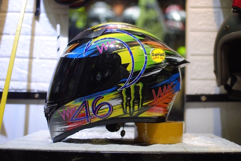 Mũ Royal M138b lên tem AGV pista 2019