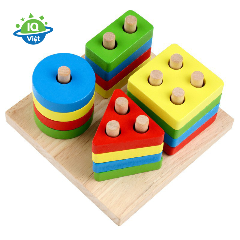 Thả hình khối 4 cọc - IQ Việt cho bé từ 1-6 tuổi phân biệt màu sắc, xếp hình sáng tạo và hình khối và phát triển tư duy logic.