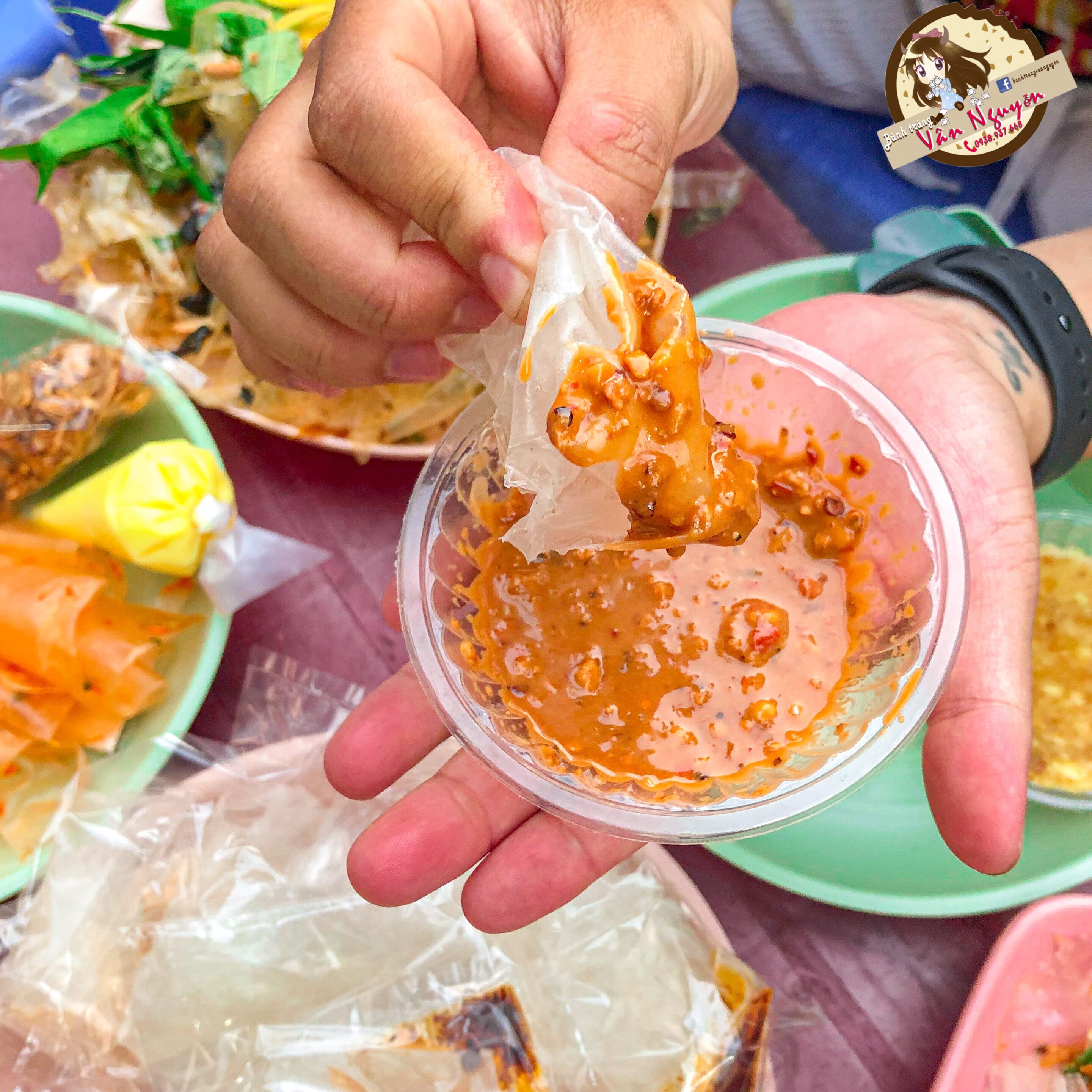 Bánh tráng phơi sương chấm sốt muối tắc. Bánh tráng VÂN NGUYỄN