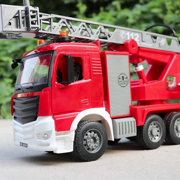 Xe ô tô cứu hỏa cỡ lớn phun được nước đồ chơi trẻ em