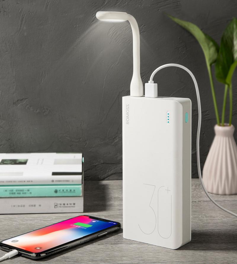 Pin sạc dự phòng Romoss Sense 8 Plus 30.000mAh hỗ trợ sạc nhanh 2 chiều cổng Type-C Tặng đèn led USB(màu xanh dương)